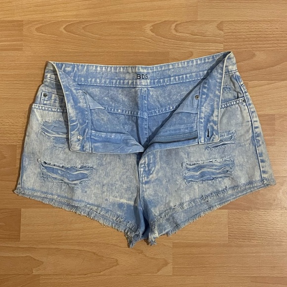 High Waisted Acid Ripped Jean Shorts - Picture 4 of 8